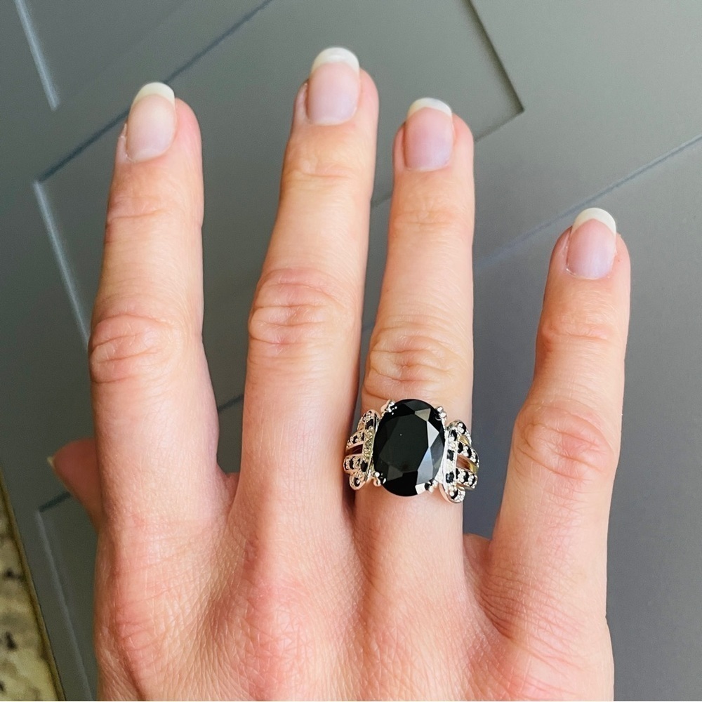 Black Onyx Oval Sterling Silver Cocktail Ring - Picture 2 of 12